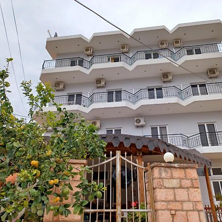 Arileo Hotel Химар Екстериор снимка
