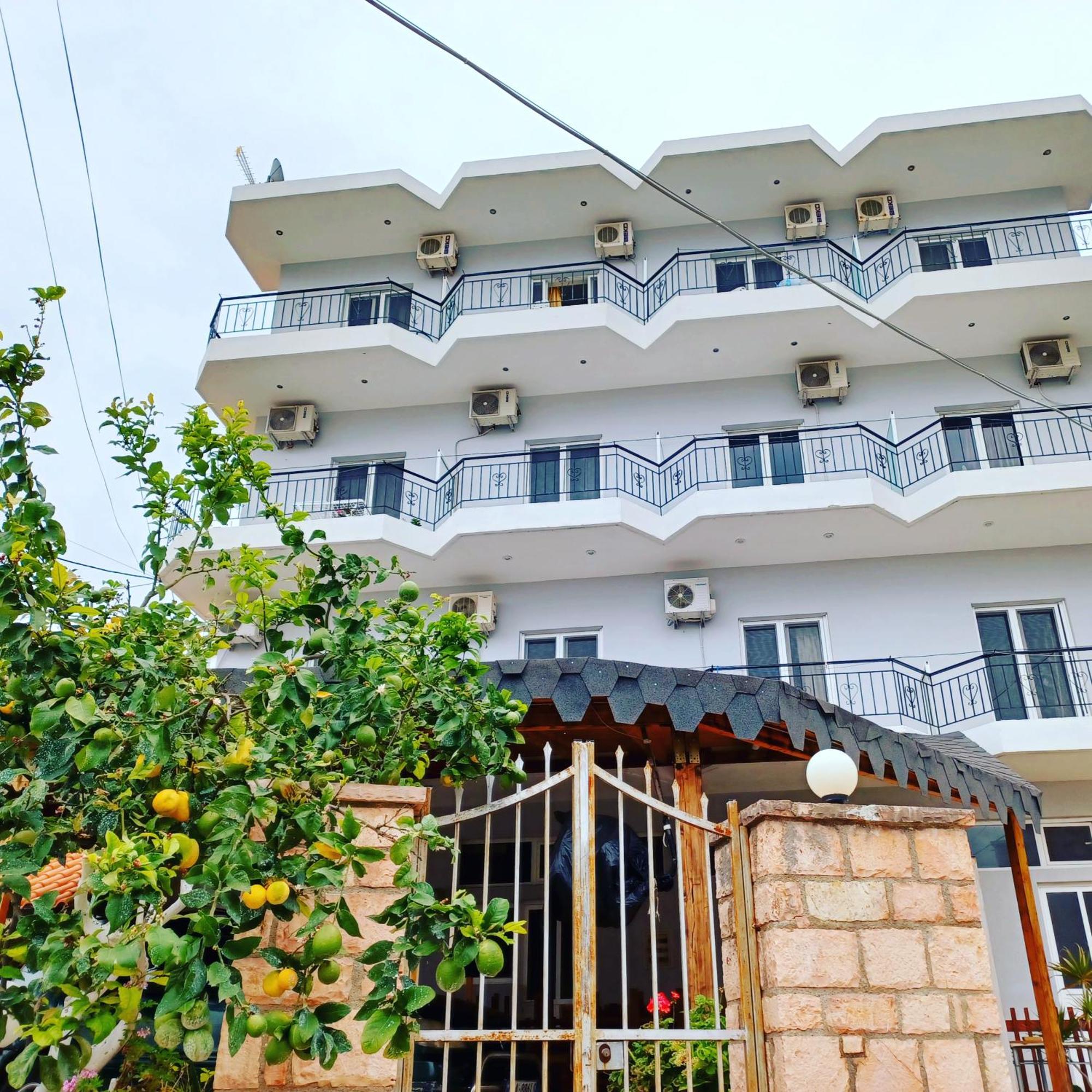 Arileo Hotel Химар Екстериор снимка